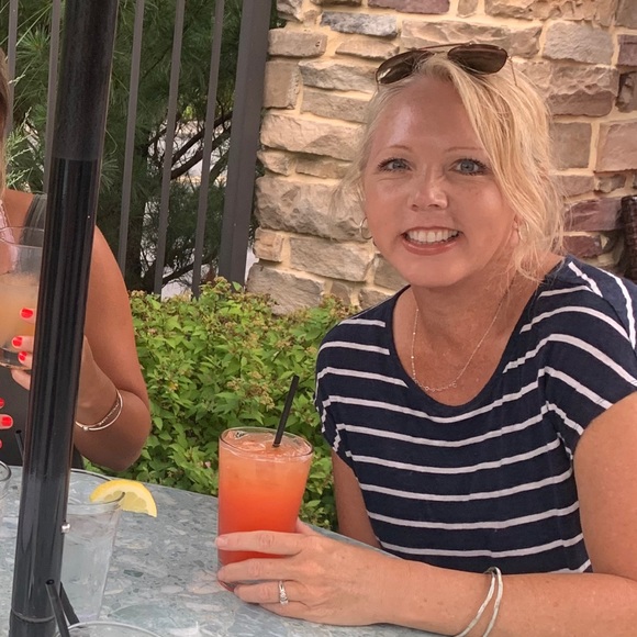 Meet your Posher, Shelley - Picture 1 of 1